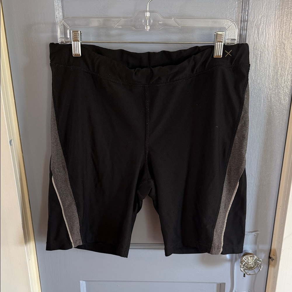 Xersion Women's Black and Gray Bike Shorts